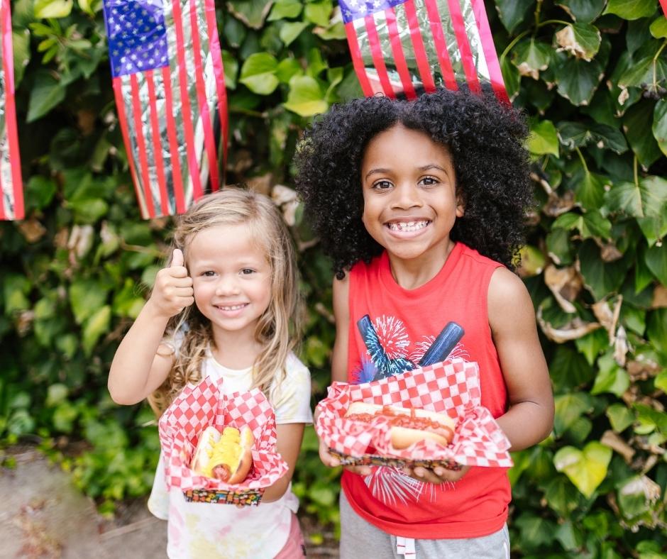 kids eating hot dogs